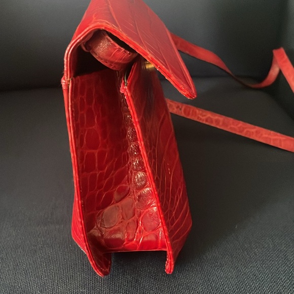 Salvatore Ferragamo Red-Croc Leather Crossbody Bag - Picture 4 of 8